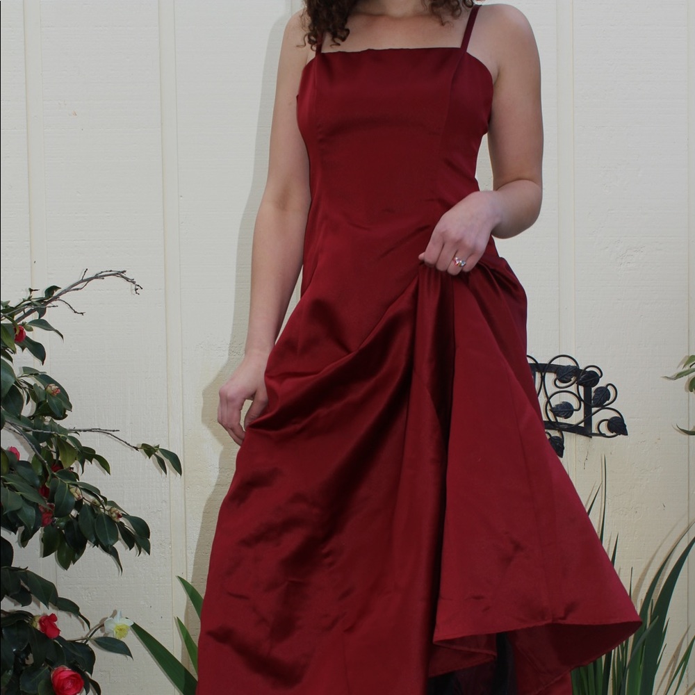 VINTAGE Cinderella Red Satin Strap Prom Dress👗❣️